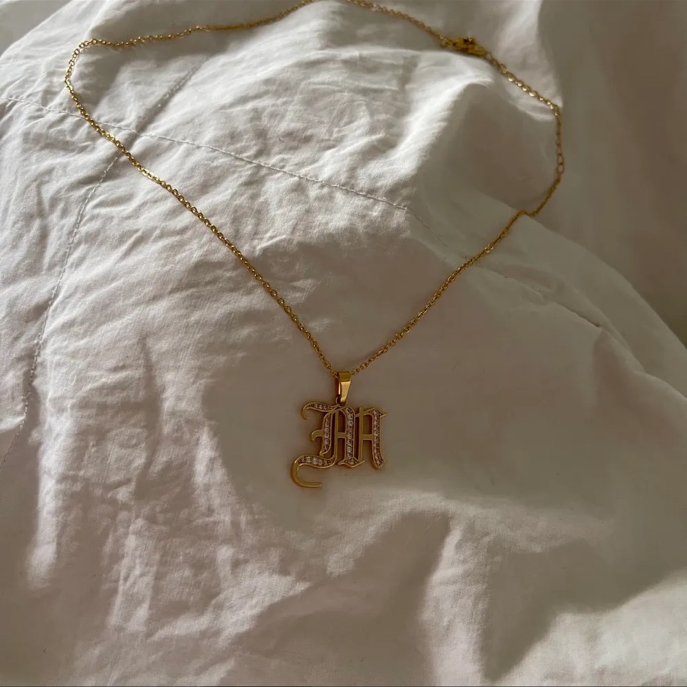 paved Inicial M Gold Necklace